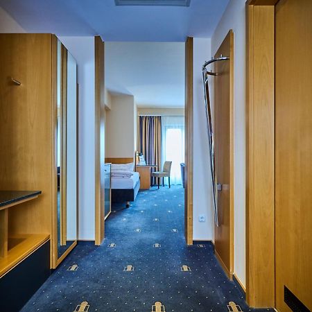 Hotel Theresientor Щраубинг Екстериор снимка