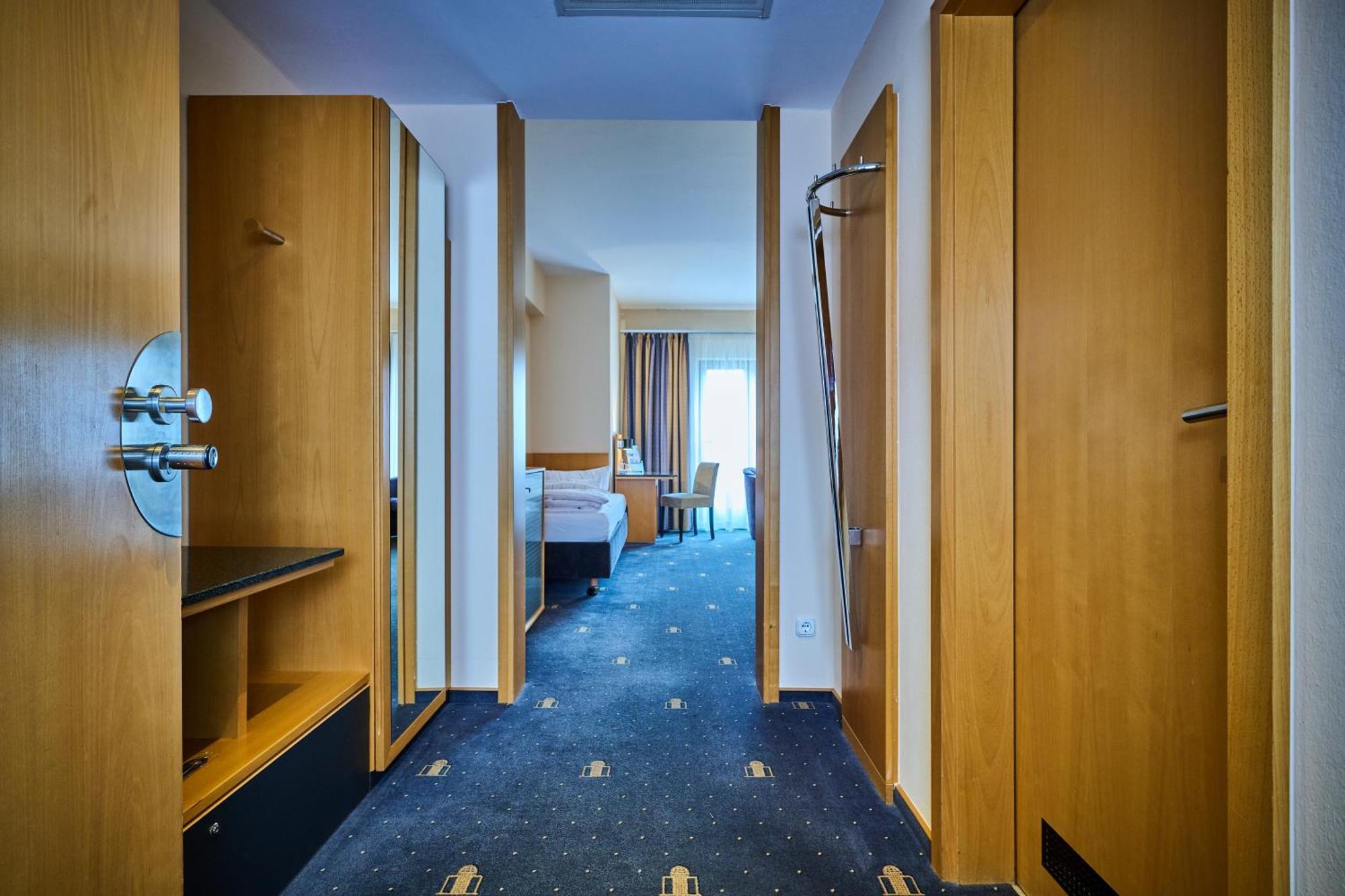 Hotel Theresientor Щраубинг Екстериор снимка