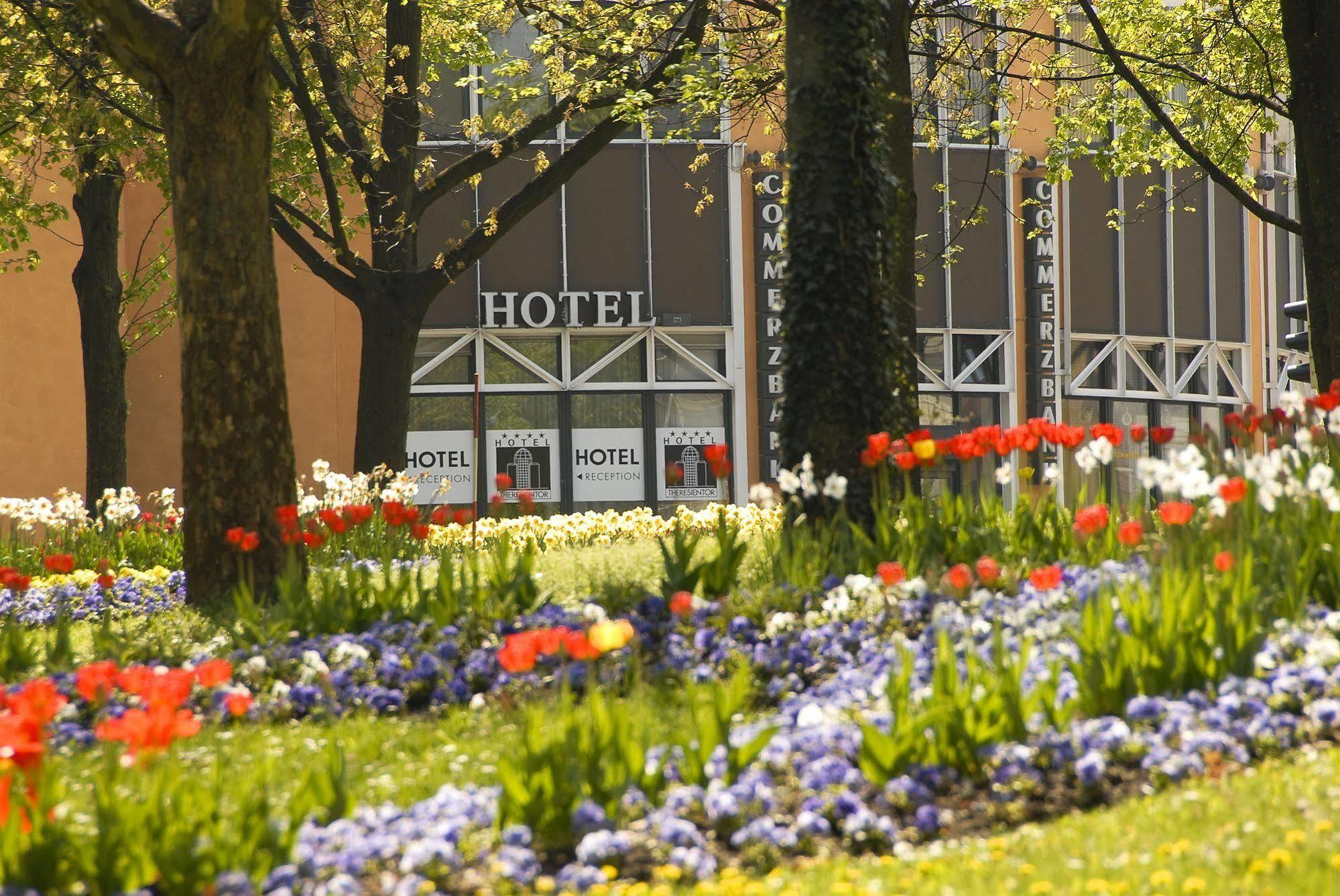 Hotel Theresientor Щраубинг Екстериор снимка